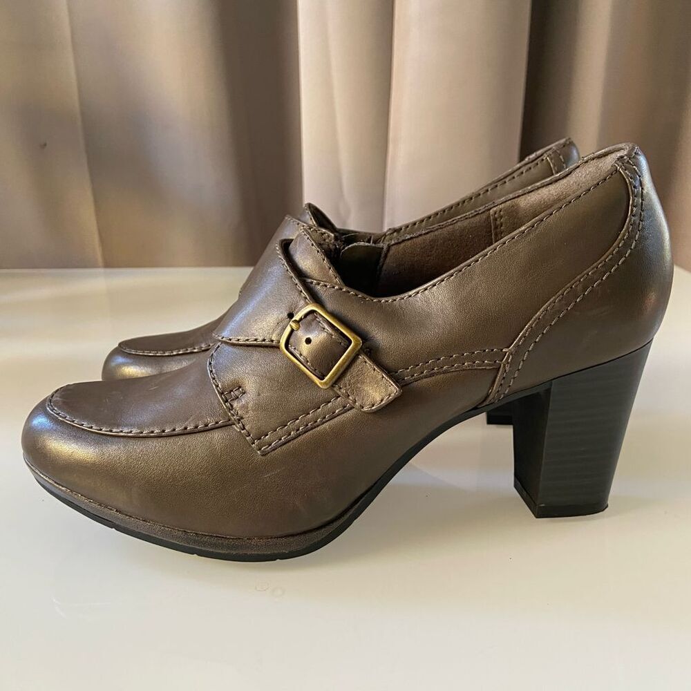 Clarks Collection Gray Taupe Leather Heel Loafers… - image 2